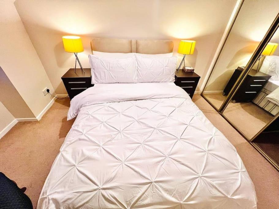 Crown House Two Bedroom Apartment Абърдийн Екстериор снимка