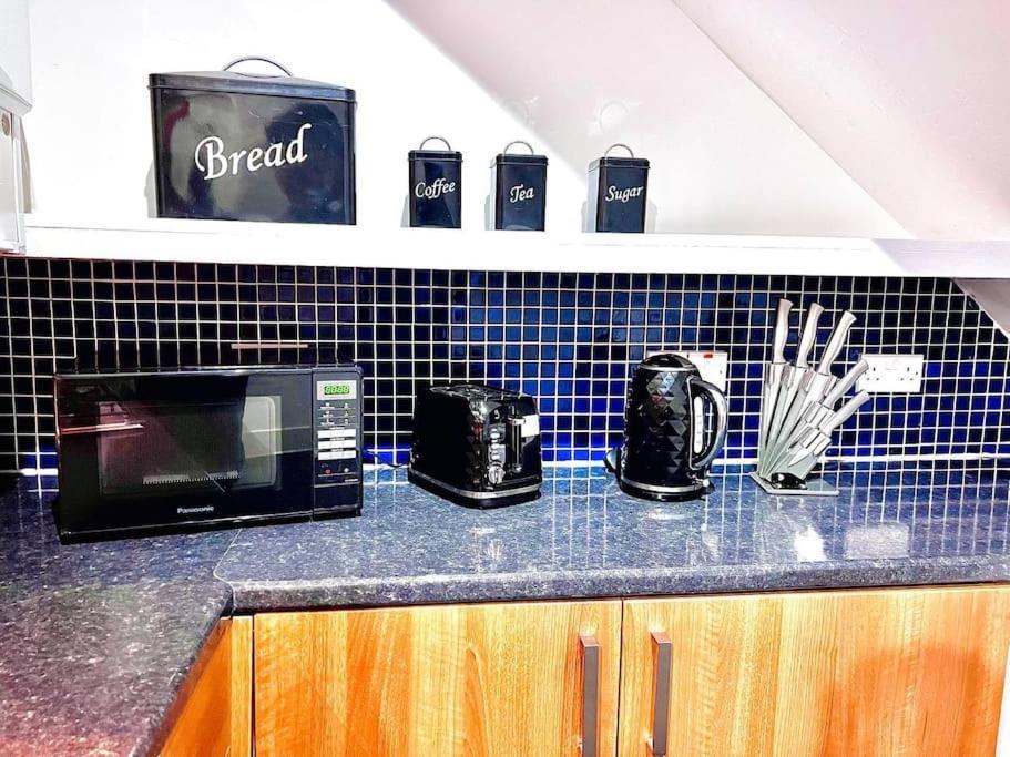 Crown House Two Bedroom Apartment Абърдийн Екстериор снимка